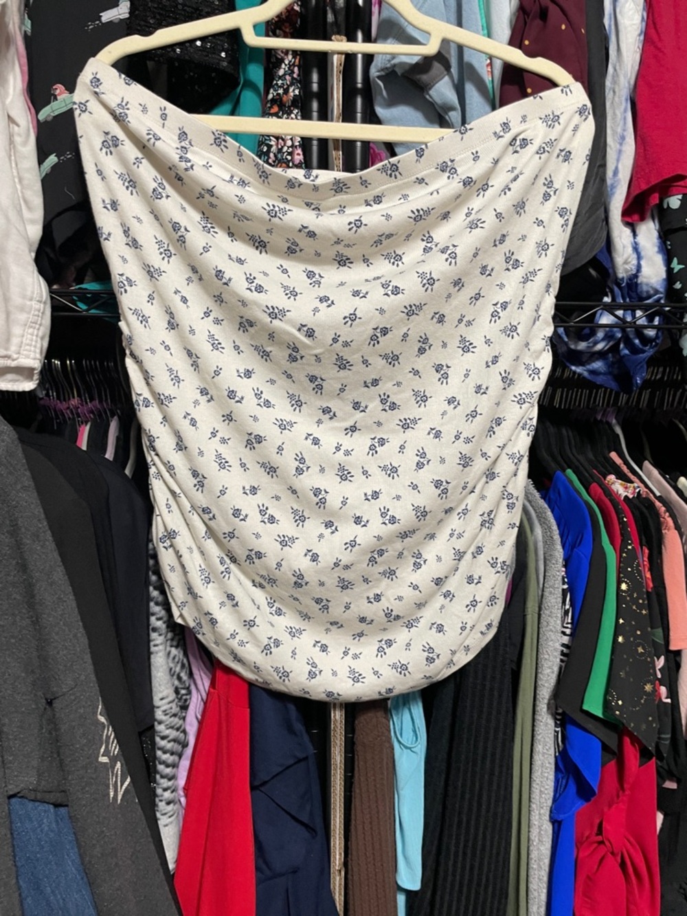 #453 size 4 torrid Cream tube Top with Navy Floral Print ruched sides